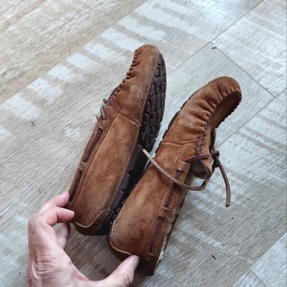 UGG Dakota Slippers - Picture 6 of 15